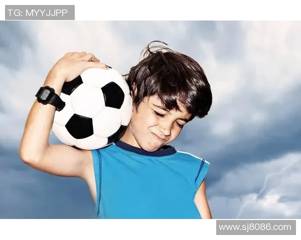 巧克力男孩儿足球球星的成长历程与传奇故事揭秘